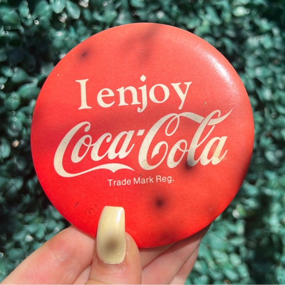 Vintage Coca Cola Pin - Picture 2 of 5